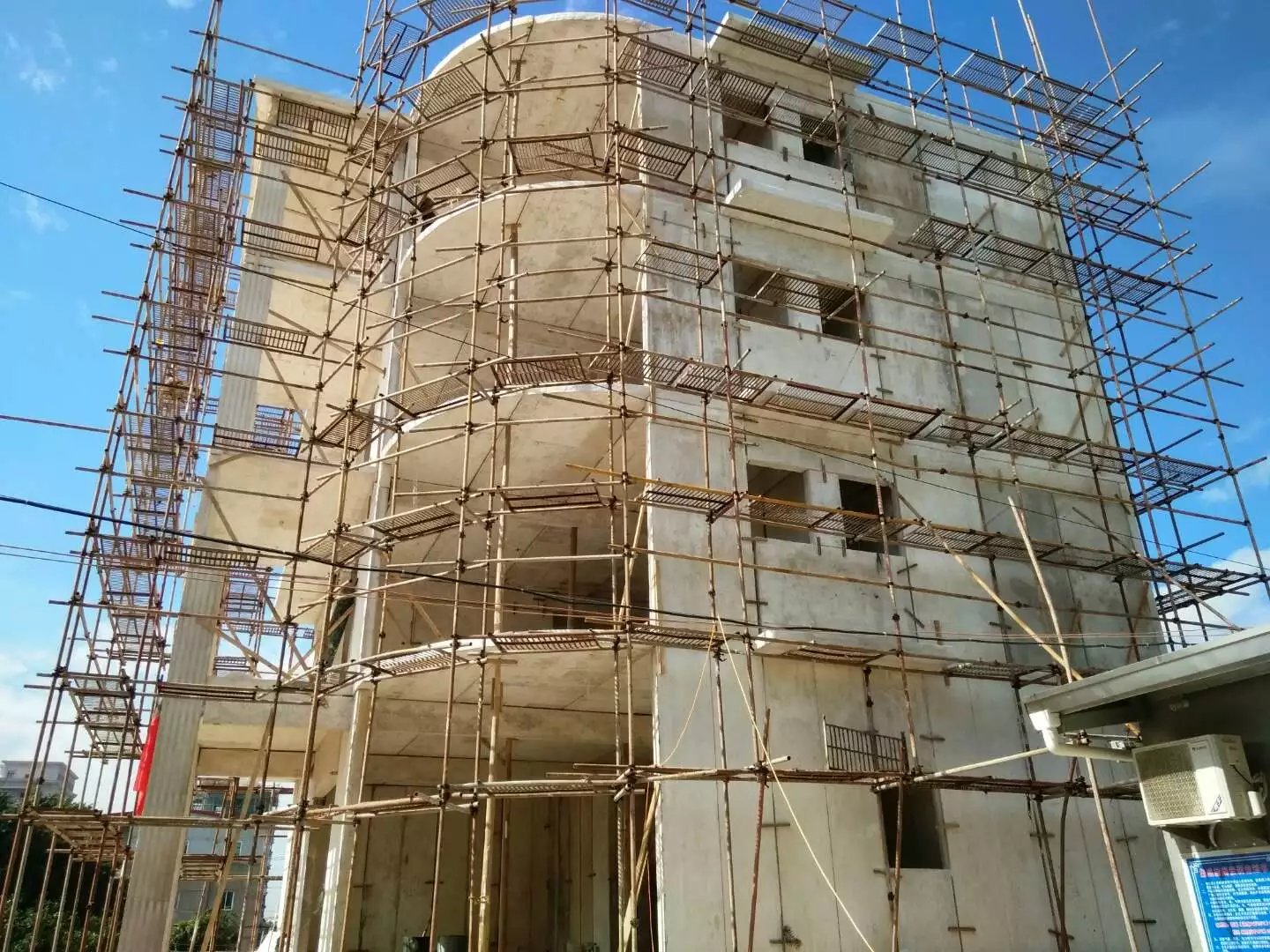 白河星河绿色环保装配式建材在福建修建的五层别墅建筑